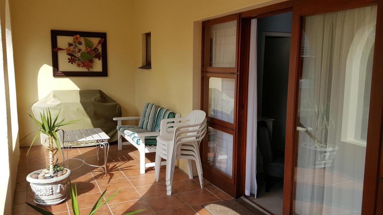 Smuts Ave. Guest Rooms Hermanus Esterno foto